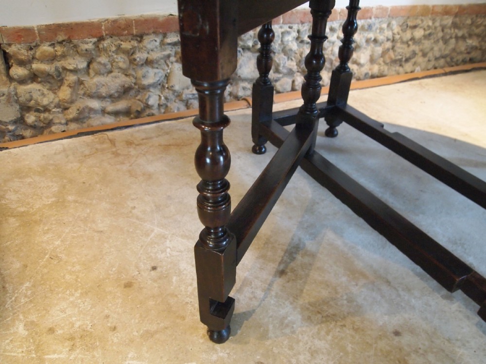 Table Queen Anne Oak gate leg dining table c1700 View VIII