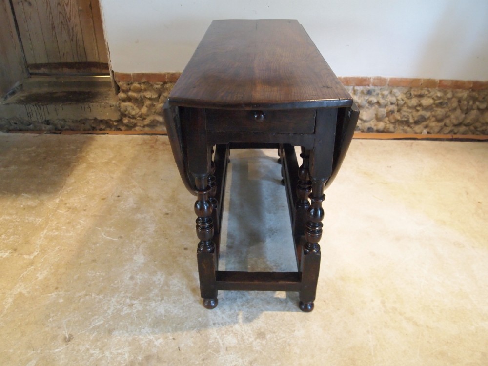 Table Queen Anne Oak gate leg dining table c1700 View XI