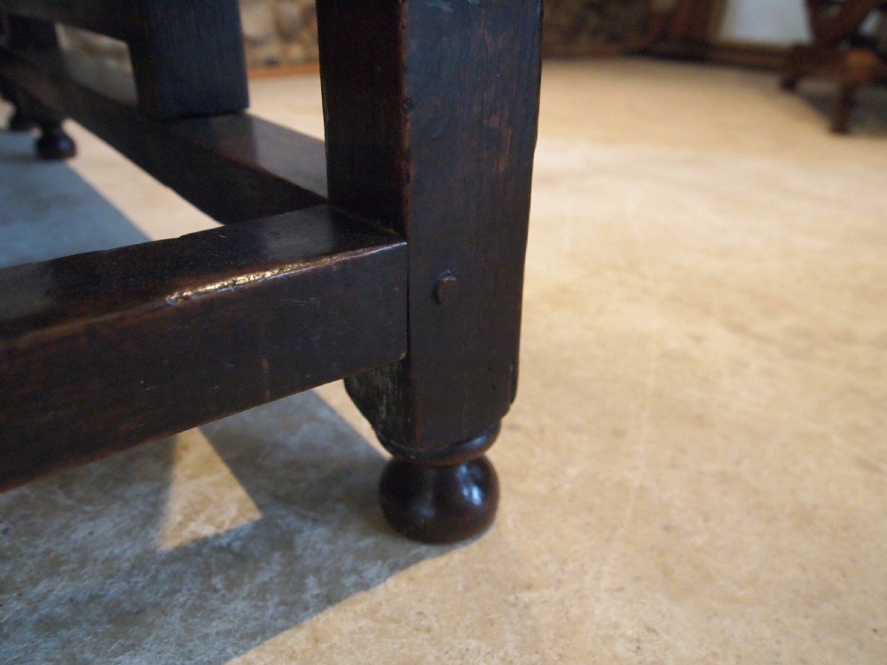 Table Queen Anne Oak gate leg dining table c1700 View XII