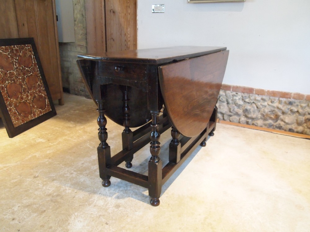 Table Queen Anne Oak gate leg dining table c1700 View XIII
