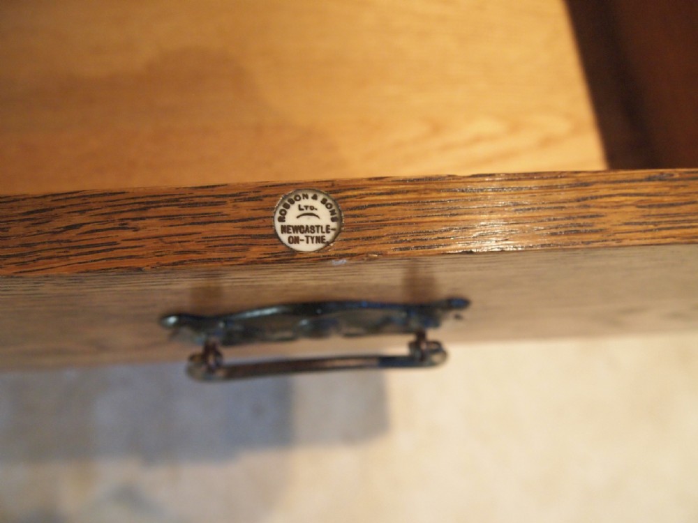 Dressing chest of drawers Arts and Crafts Oak Robson and Sons c1900 View VIII