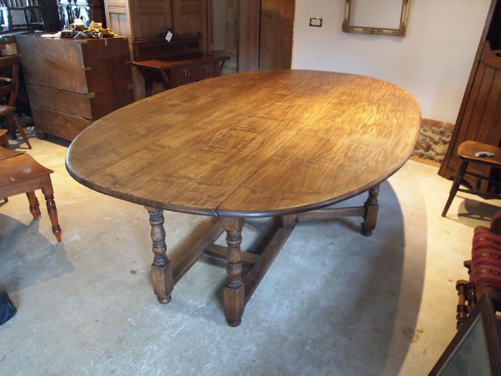 Table large wake hunt dining table Oak seats 10-12 c1920 View IX