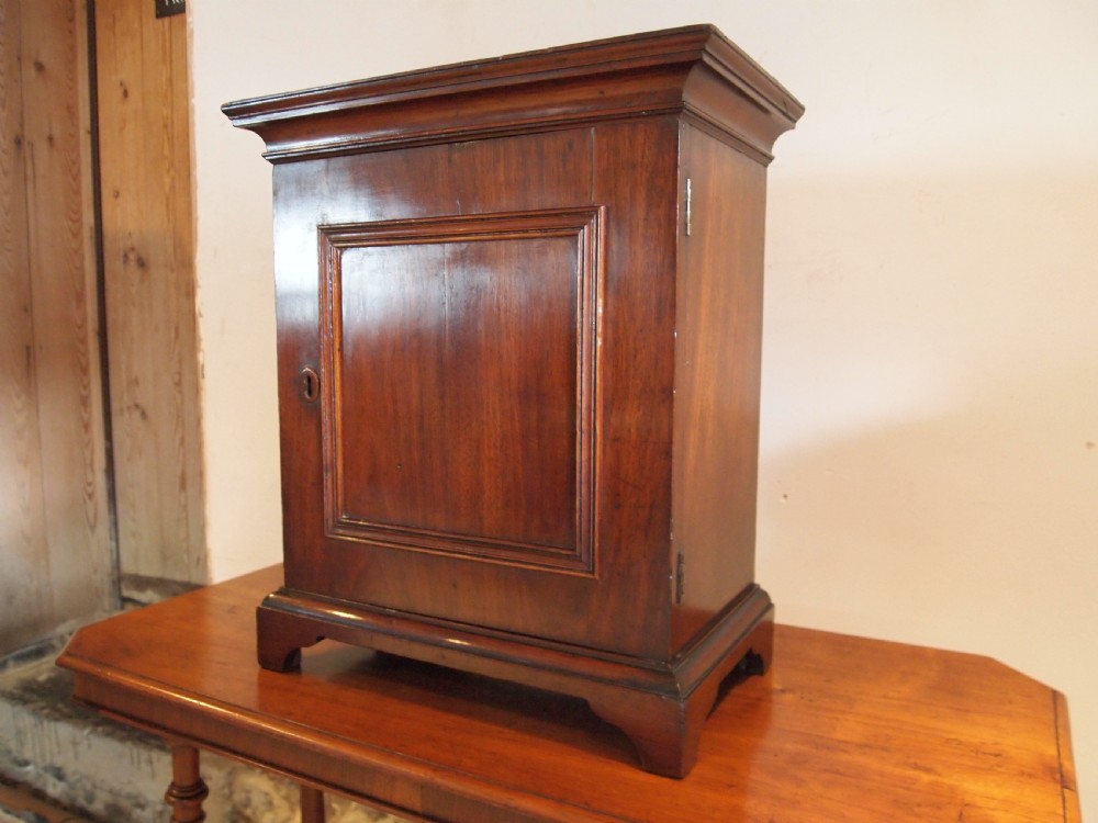 Chest of drawers rare George III spice c1780 View XIII