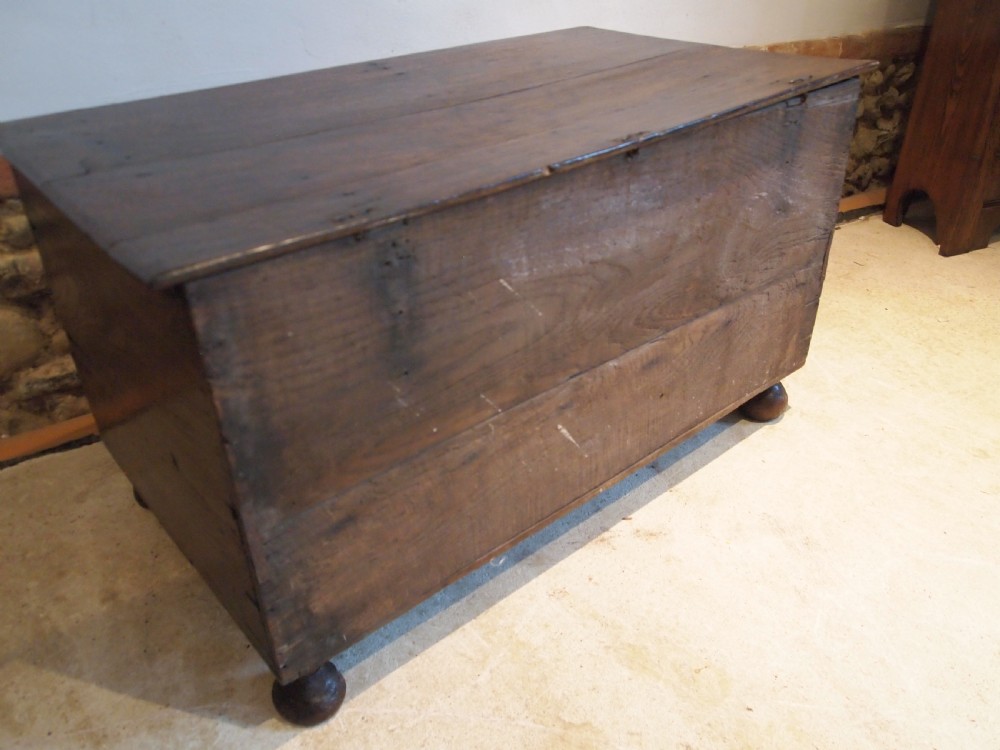 Coffer mule chest Elm Coffer Bach William and Mary c1690 View VI