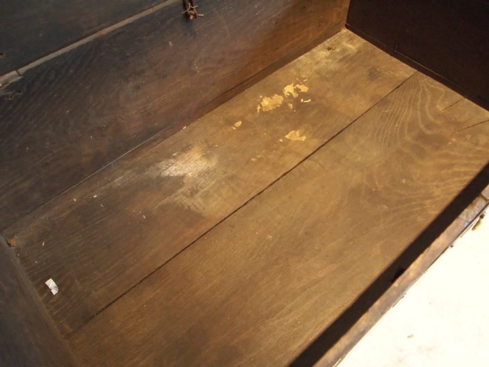 Coffer mule chest Elm Coffer Bach William and Mary c1690 View XI