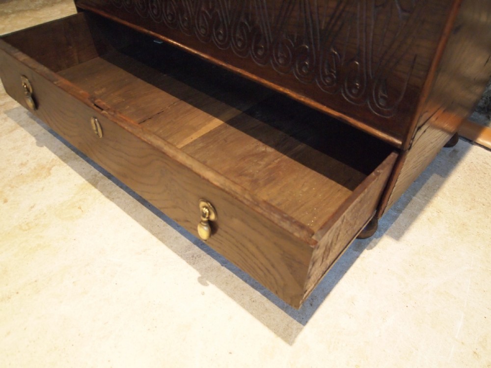 Coffer mule chest Elm Coffer Bach William and Mary c1690 View XIII