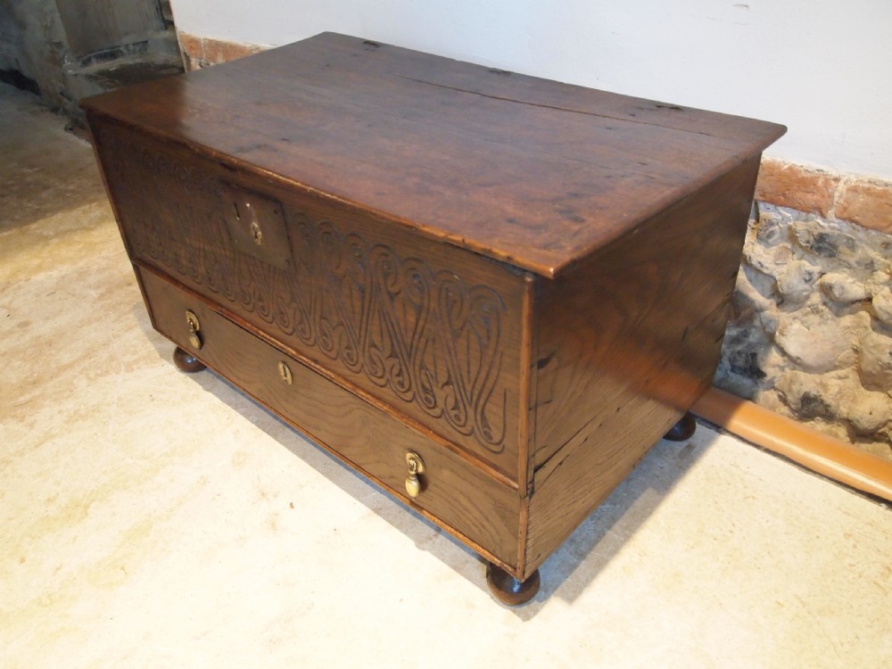 Coffer mule chest Elm Coffer Bach William and Mary c1690 View XIV
