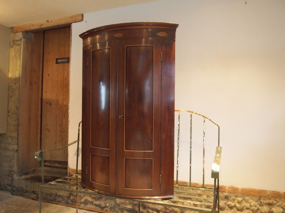 Cupboard Cabinet corner fine George III Mahogany c1780 View IV