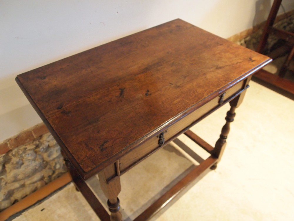 Table low boy stunning Queen Anne Oak side hall lamp console c1700 View III