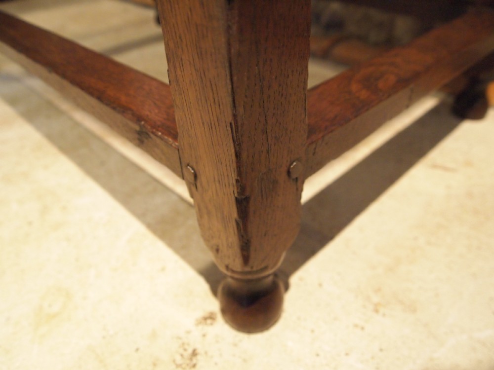 Table low boy stunning Queen Anne Oak side hall lamp console c1700 View V