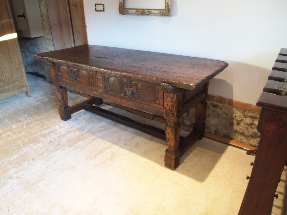 Table Spanish Oak and Chestnut dresser 17th century c1650