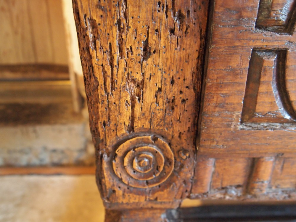 Table Spanish Oak and Chestnut dresser 17th century c1650 View X