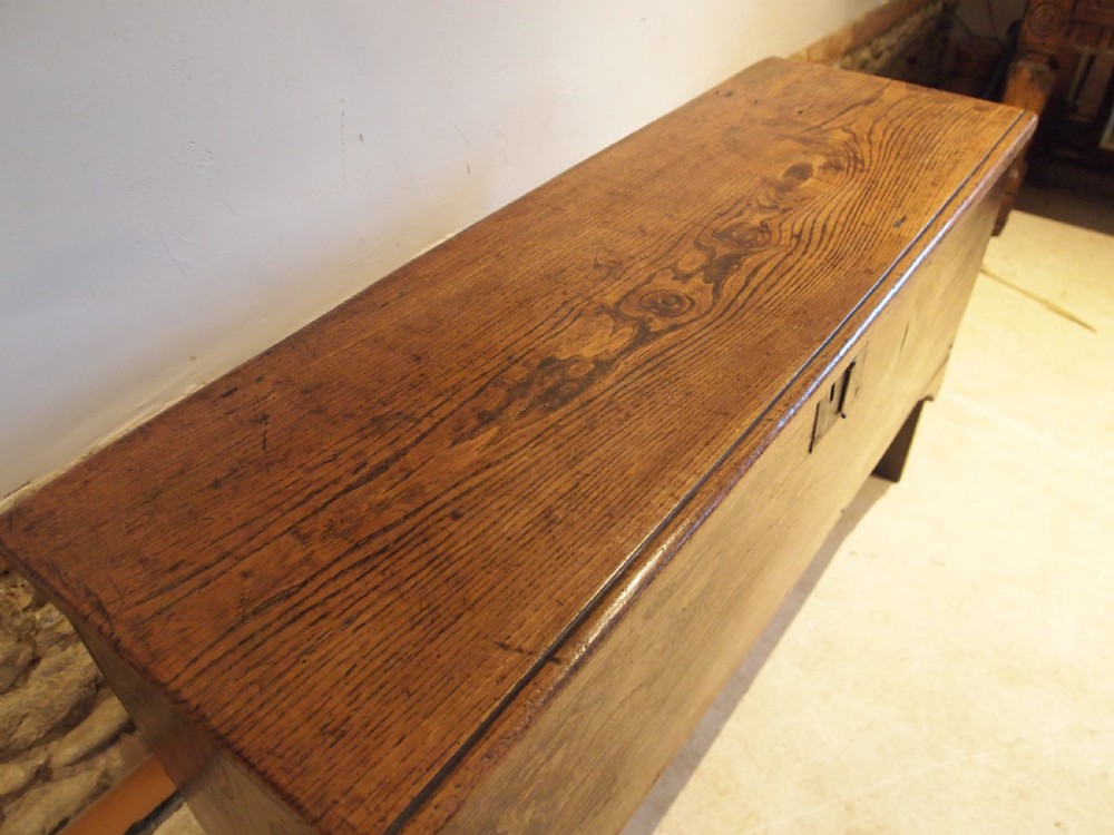 Coffer trunk chest blanket box six plank Elm c1720 View VII