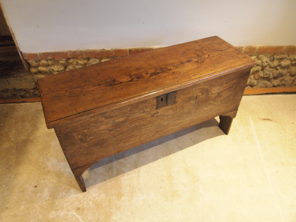 Coffer trunk chest blanket box six plank Elm c1720 View VIII