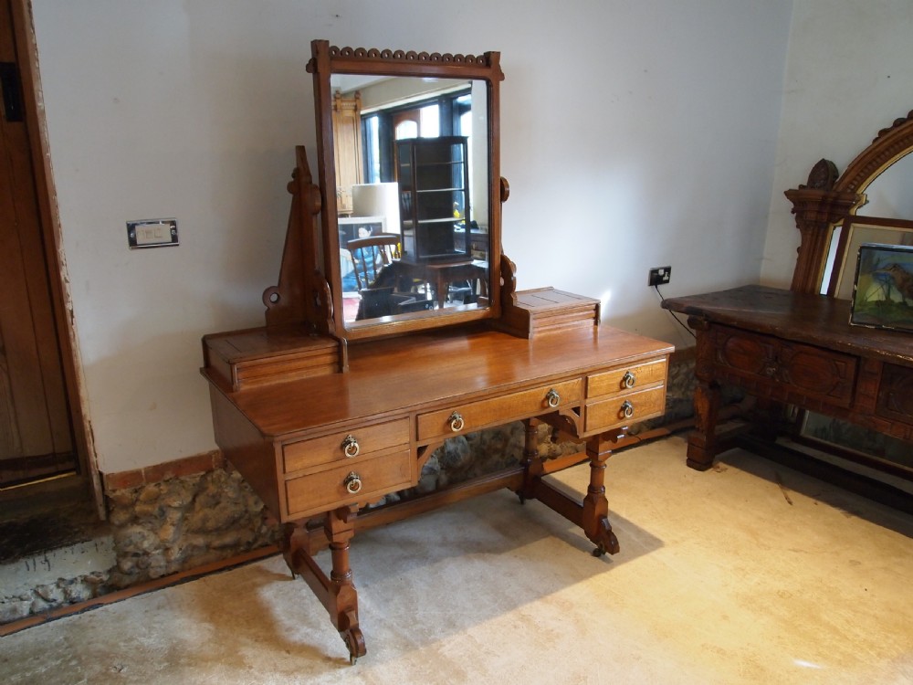 Dressing table Victorian Oak Arts and Crafts Gillows Pugin influenced c1870 View XII