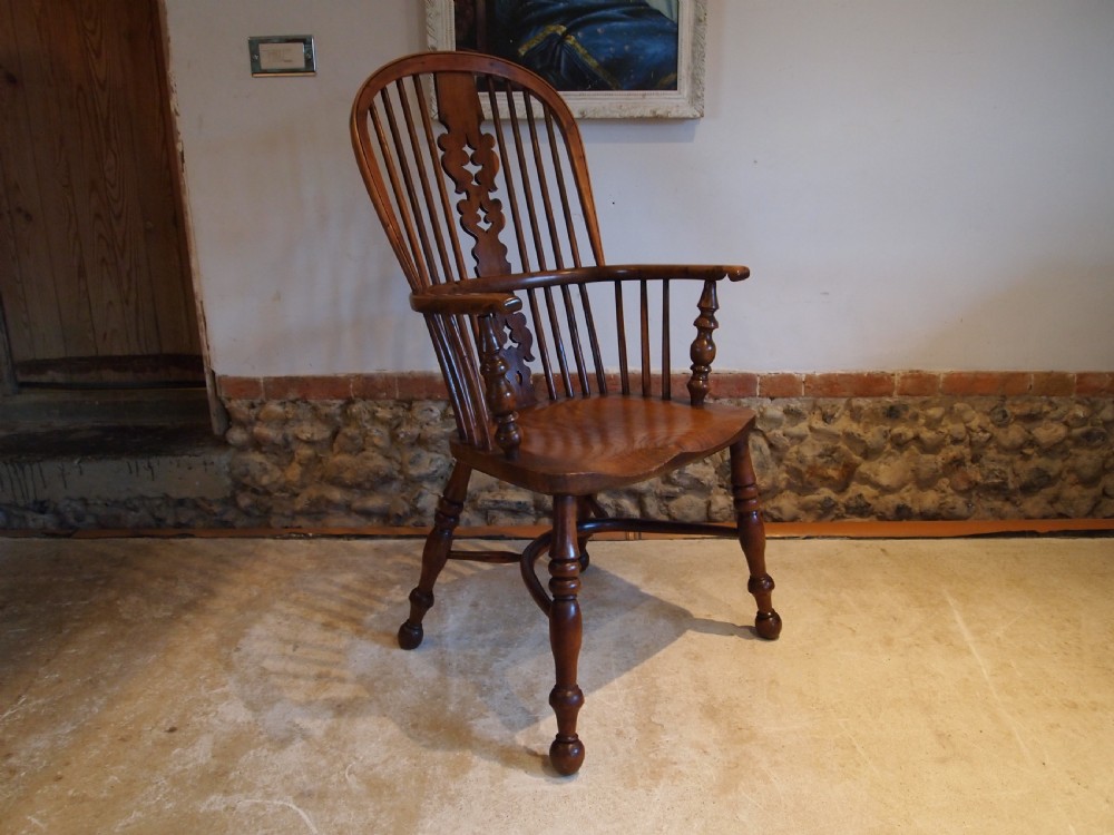 Chair Victorian Elm and Yew Windsor armchair c1840