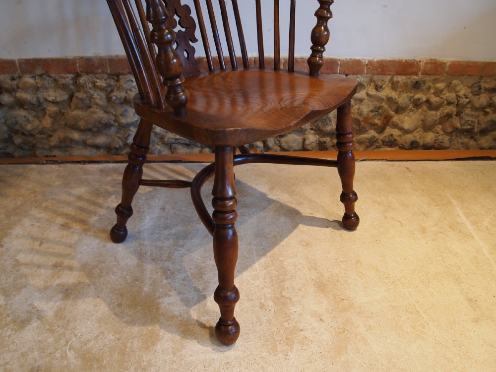Chair Victorian Elm and Yew Windsor armchair c1840 View X