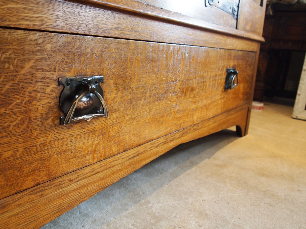 Wardrobe stunning Arts and Crafts Oak Liberty style c1900 View VI
