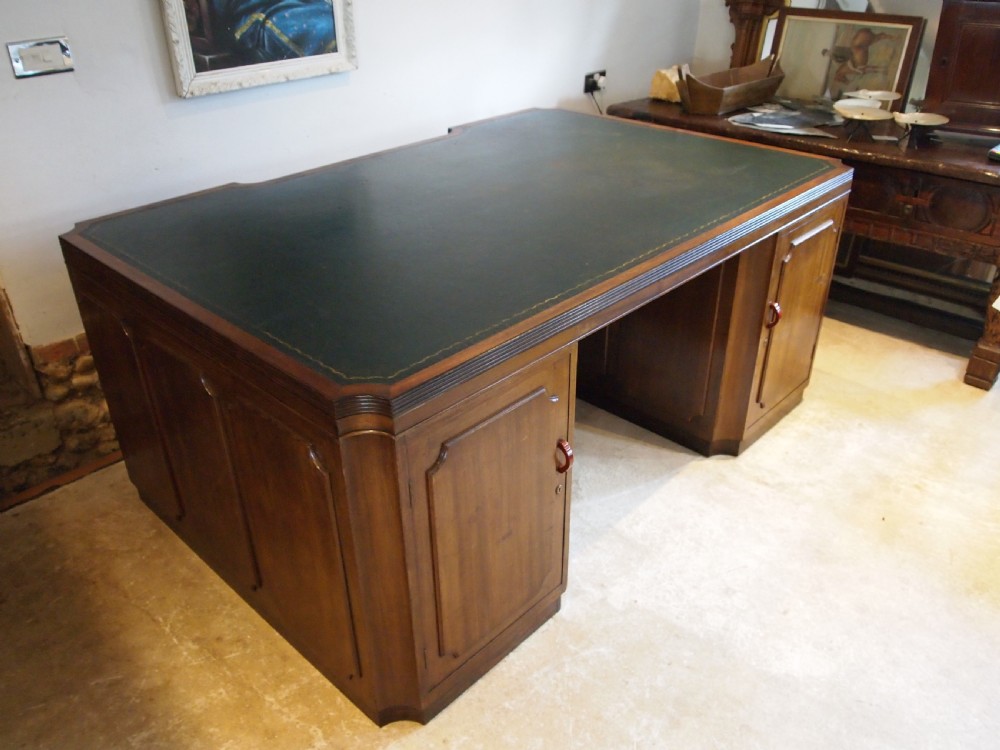 Desk Stunning Art Deco Mahogany Partners desk c1925 View III