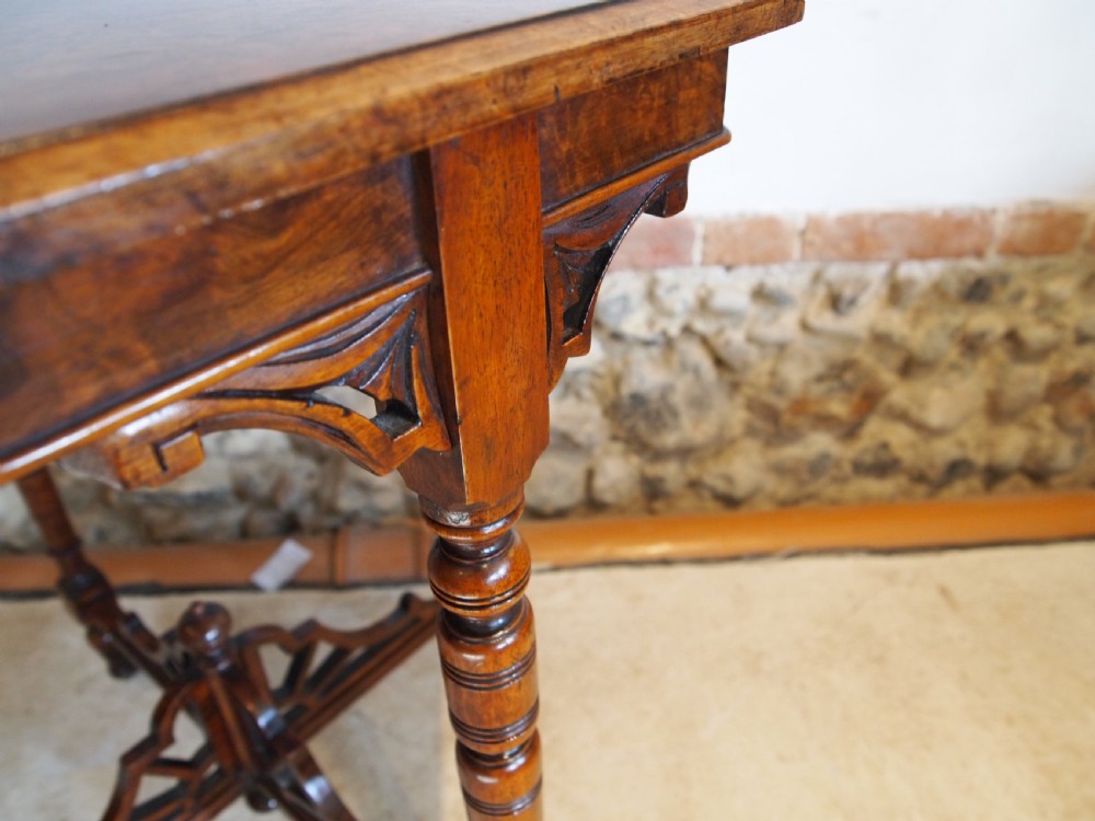 Table stunning burr Walnut hall side lamp table Victorian c1880 View VII
