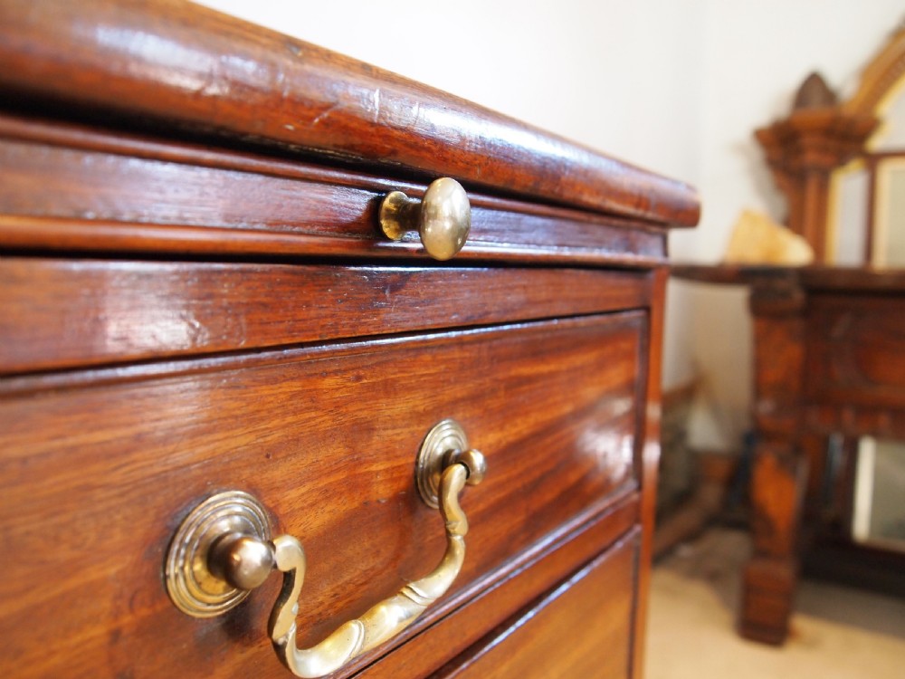 Chest of drawers small George III Mahogany Bachelors chest 33' wide c1790 View II