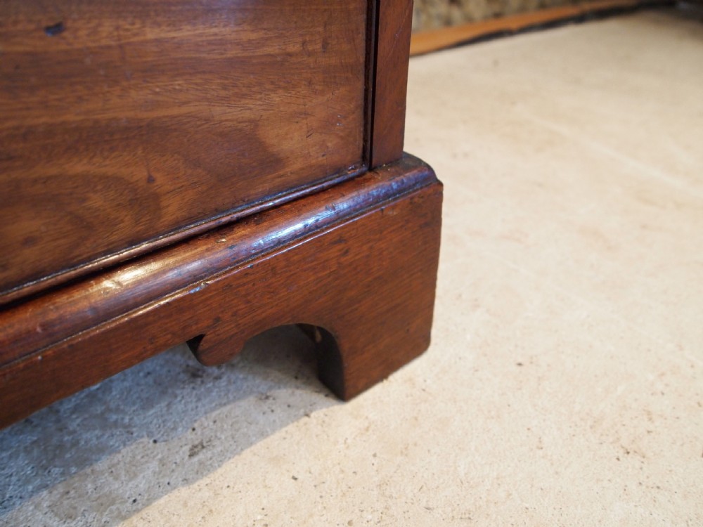 Chest of drawers small George III Mahogany Bachelors chest 33' wide c1790 View VI
