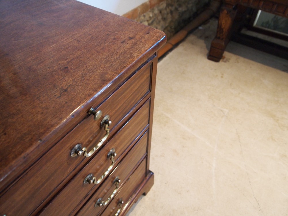 Chest of drawers small George III Mahogany Bachelors chest 33' wide c1790 View XIII