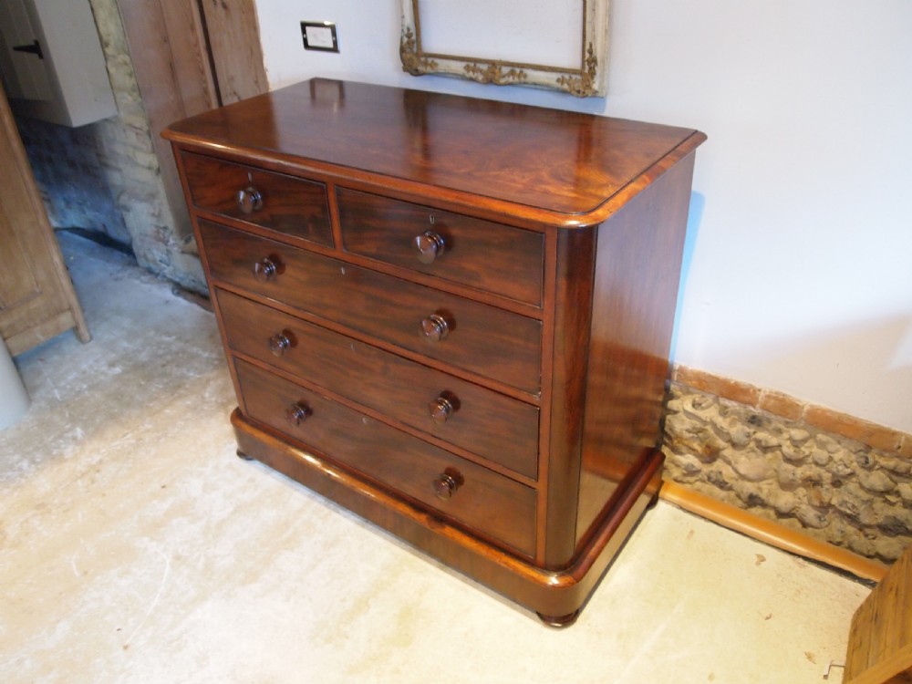 Chest of drawers stunning early Victorian Mahogany c1850 View XIII