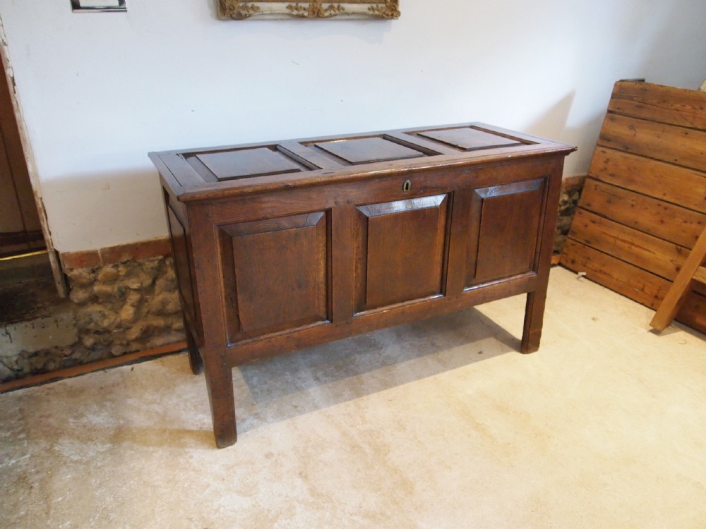 Coffer chest blanket box Queen Anne Oak c1700 View II