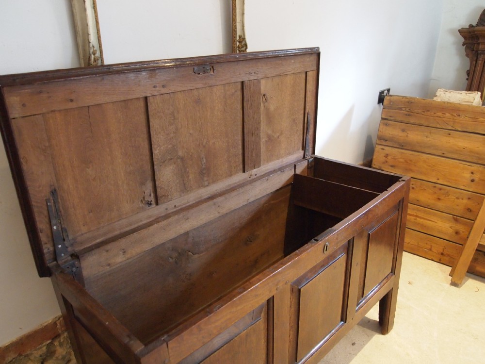 Coffer chest blanket box Queen Anne Oak c1700 View VIII