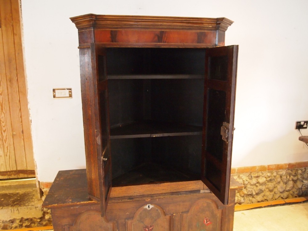 Cupboard corner Fine quality George III Oak and Mahogany c1780 View V