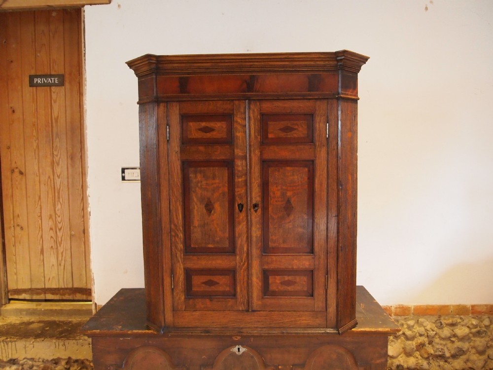 Cupboard corner Fine quality George III Oak and Mahogany c1780 View XI