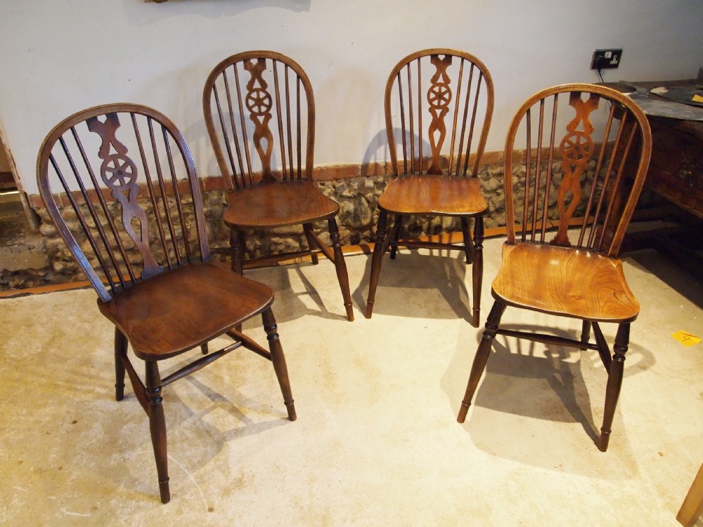 Chairs Windsor Ash and Elm kitchen dining George IV  four c1820