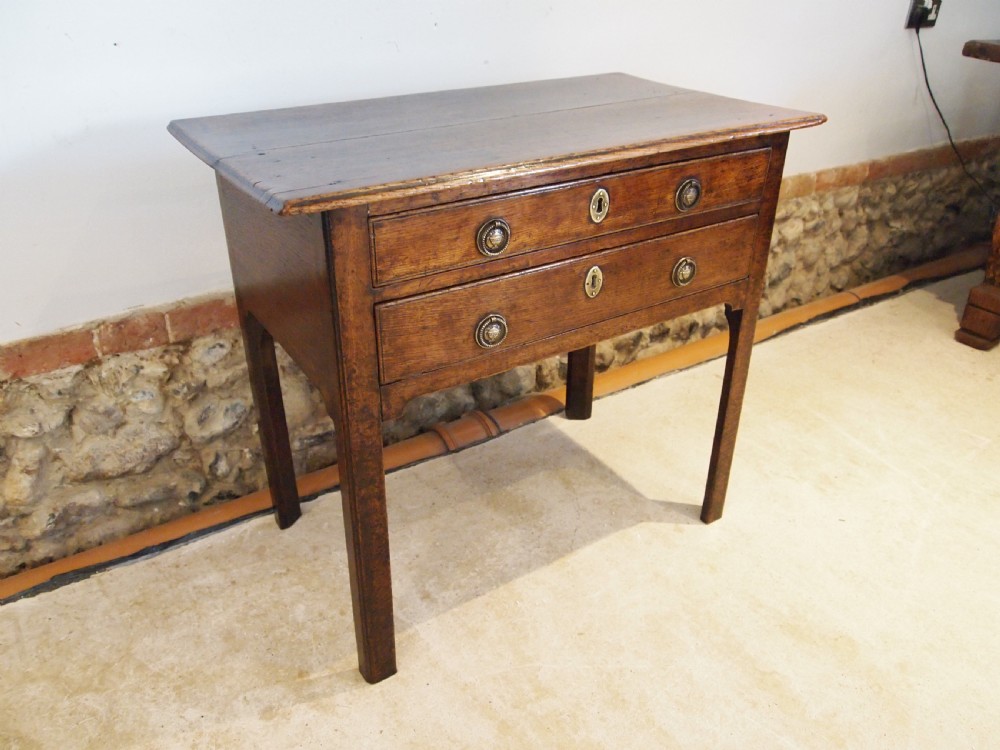 Table stunning Lowboy George II Oak side lamp console c1750