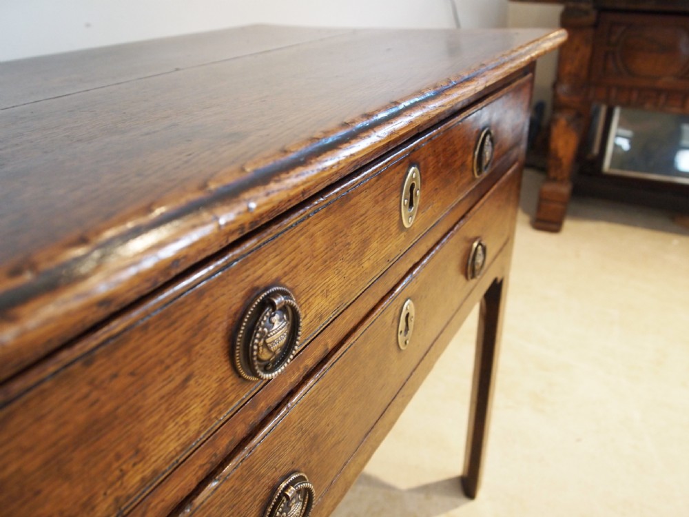 Table stunning Lowboy George II Oak side lamp console c1750 View III