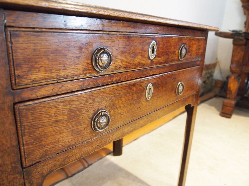 Table stunning Lowboy George II Oak side lamp console c1750 View X
