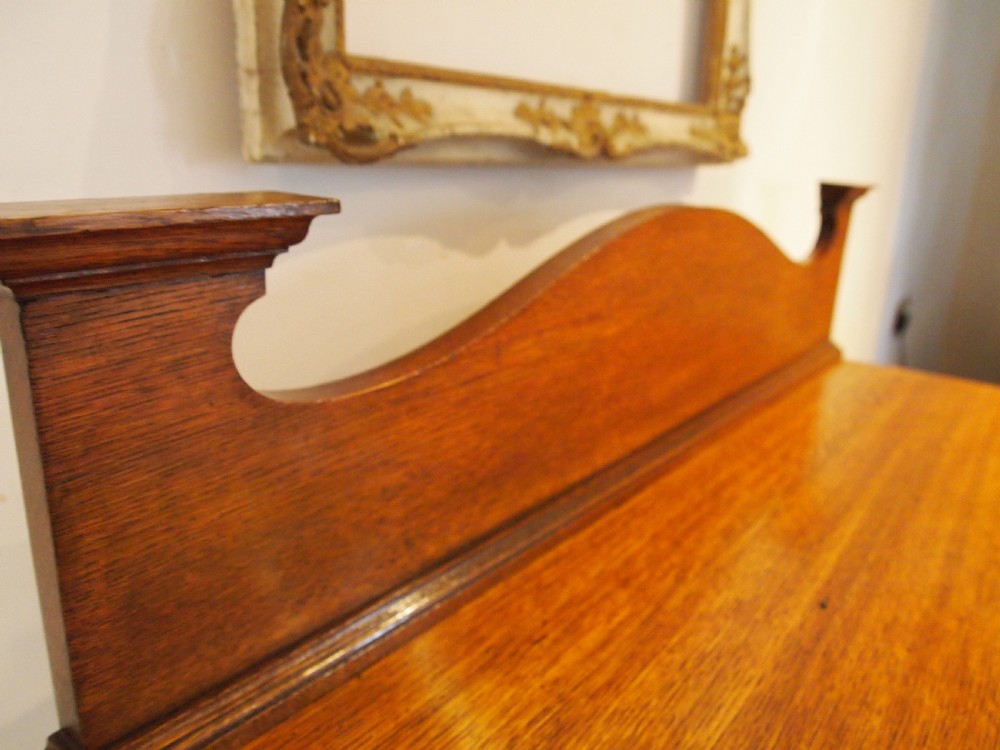Table Arts and Crafts  Victorian Oak lamp Hall side server c1890 View X