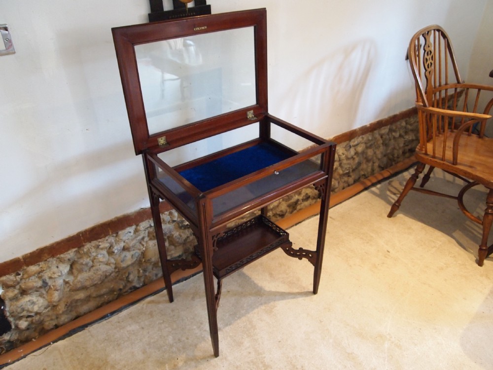 Table display bijouterie fine Victorian Mahogany Chippendale c1890 View VI