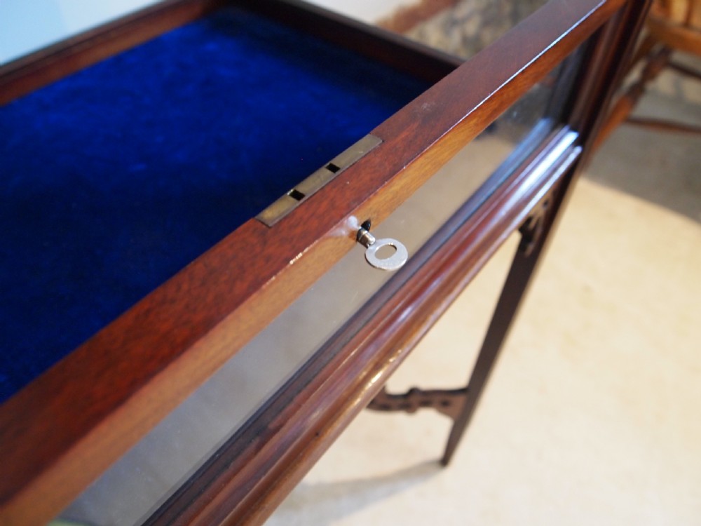 Table display bijouterie fine Victorian Mahogany Chippendale c1890 View XI