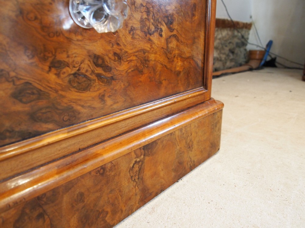 Chest of drawers stunning Burr Walnut Victorian c1870 View V