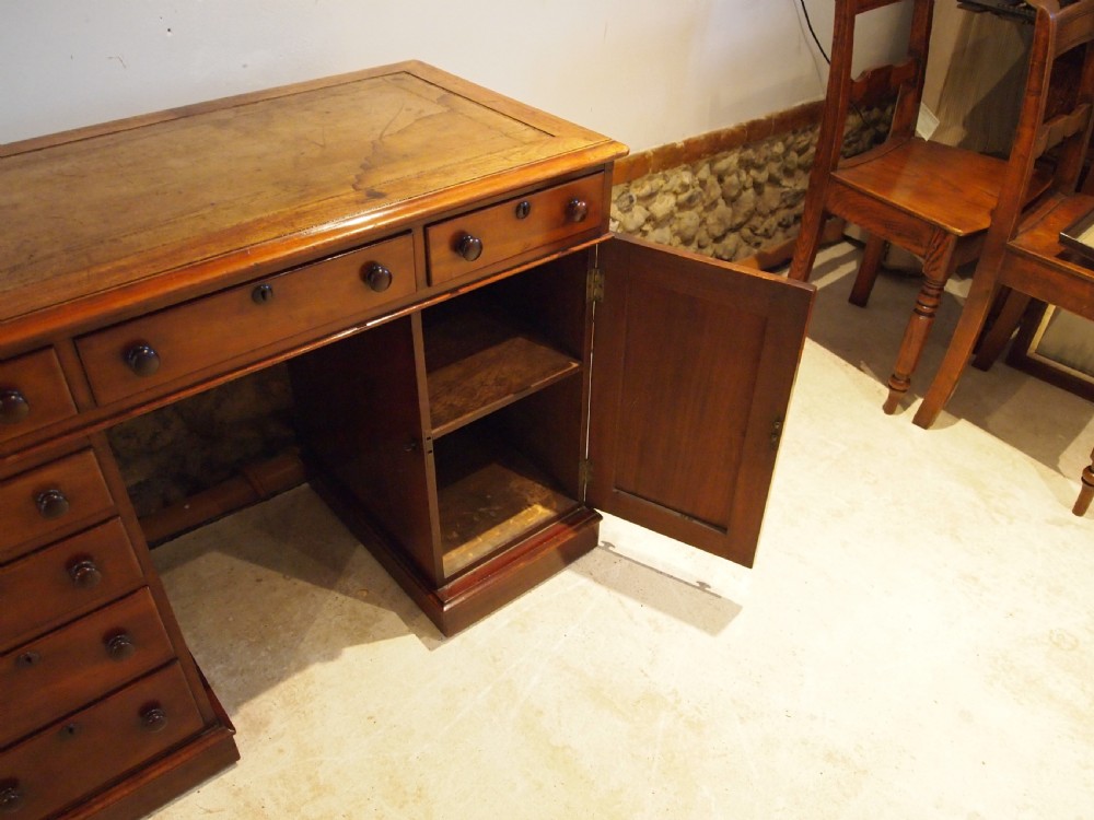 Desk Victorian Mahogany small 3 part twin pedestal desk c1880 View IX