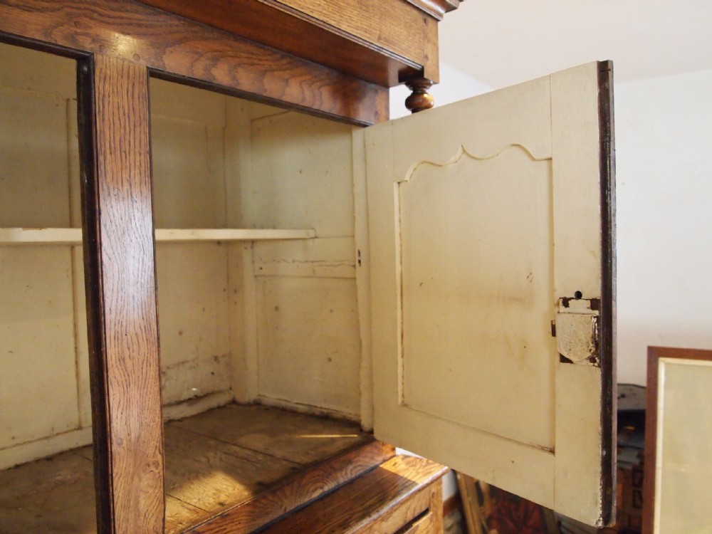 Cupboard dresser stunning Welsh Oak Cwpwrdd Deuddarn c1800 View VII