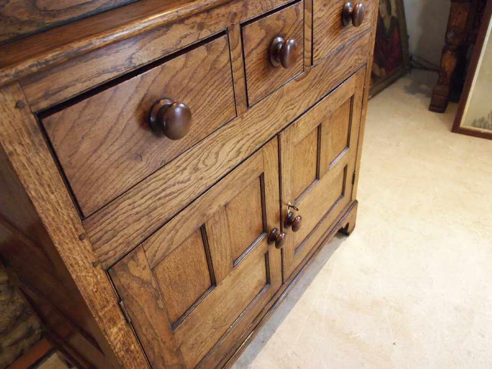 Cupboard dresser stunning Welsh Oak Cwpwrdd Deuddarn c1800 View XVI