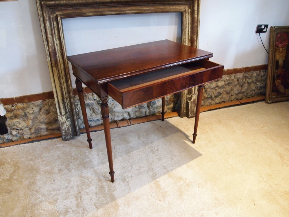 Table fine quality elegant Victorian Mahogany hall lamp side c1890 View II