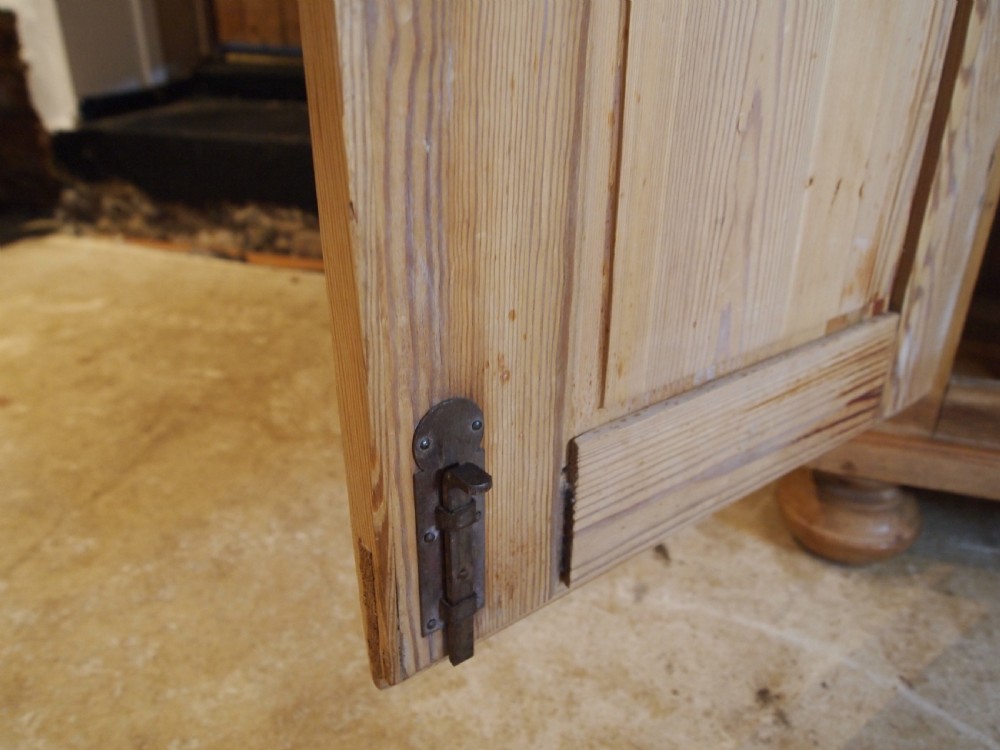 Cupboard pantry Edwardian Pine adjustable shelves c1900 View IX