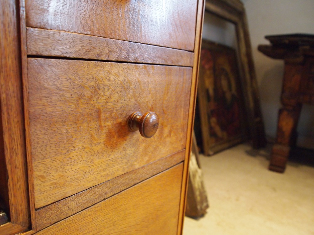 Dressing table with drawers Heals Oak Cotswold school c1930 View X