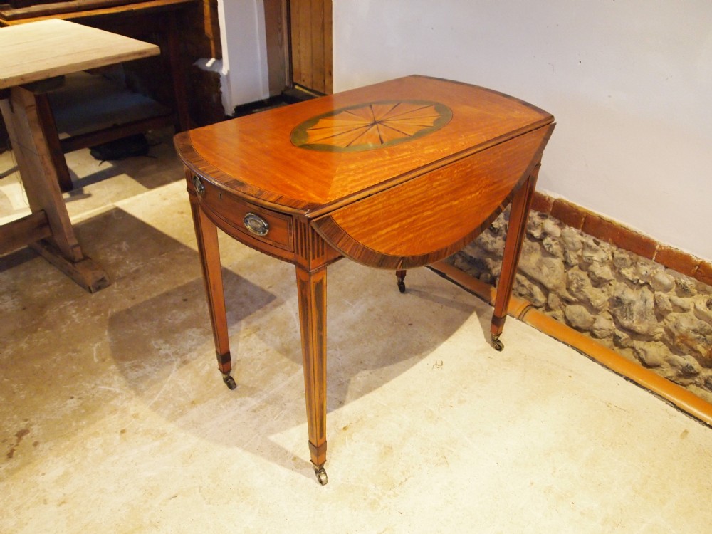 Table outstanding fine quality Edwardian Satinwood Pembroke table c1900