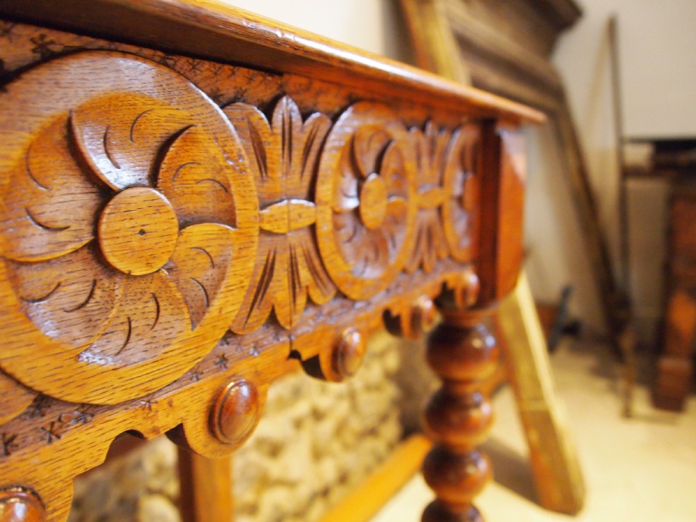 Table outstanding Irish Oak side hall console heraldic O'Brien c1880 View IX