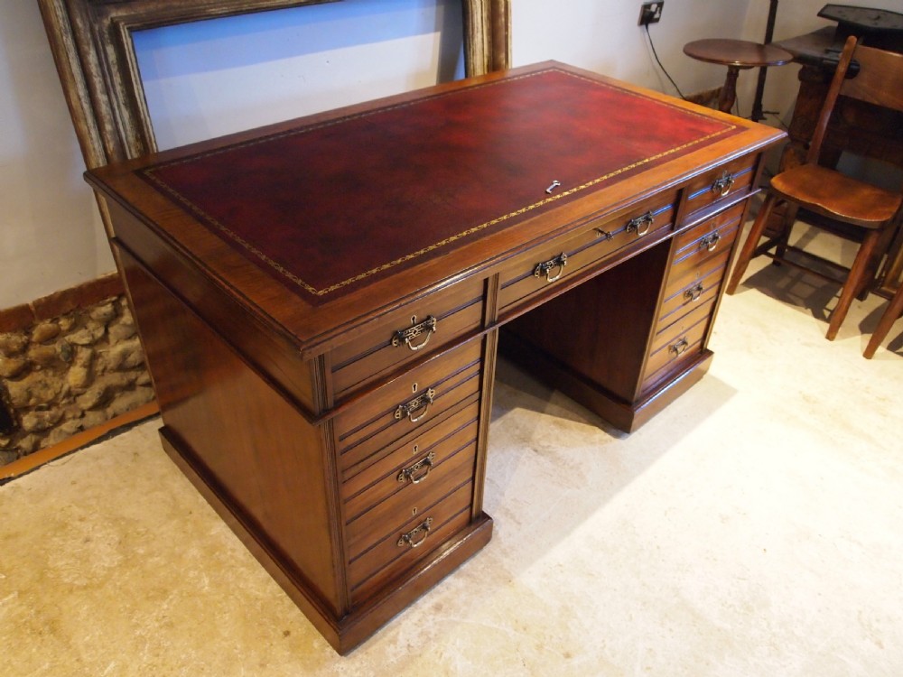 Desk fine quality Arts and Crafts Walnut James Shoolbred c1880 View XIII