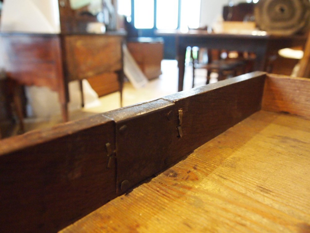 Table Lowboy charming George II Oak c1740 View VIII